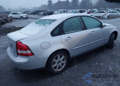 2004 Volvo S40 2.4I из США, поврежденный, VIN YV1MS382542006142